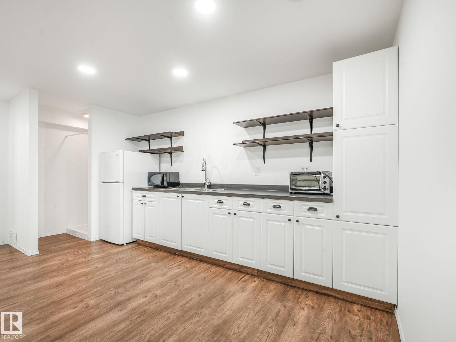Photo 41 of 56 1428 Hodgson Wy Nw, Edmonton AB