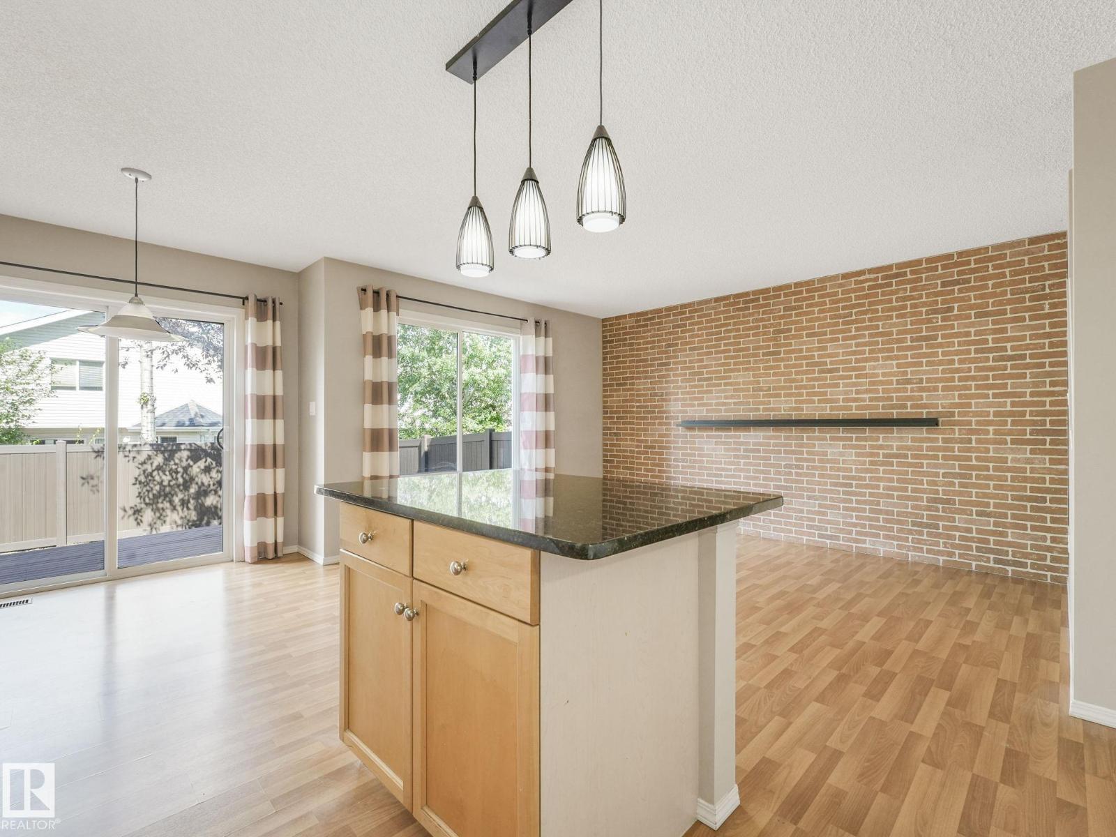 Photo 11 of 56 1428 Hodgson Wy Nw, Edmonton AB