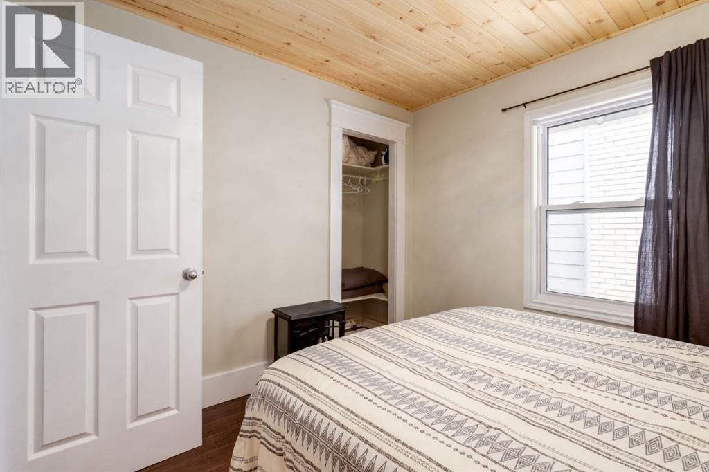 Single Family House for Sale in   Avenue SW Cliff Bungalow Calgary 