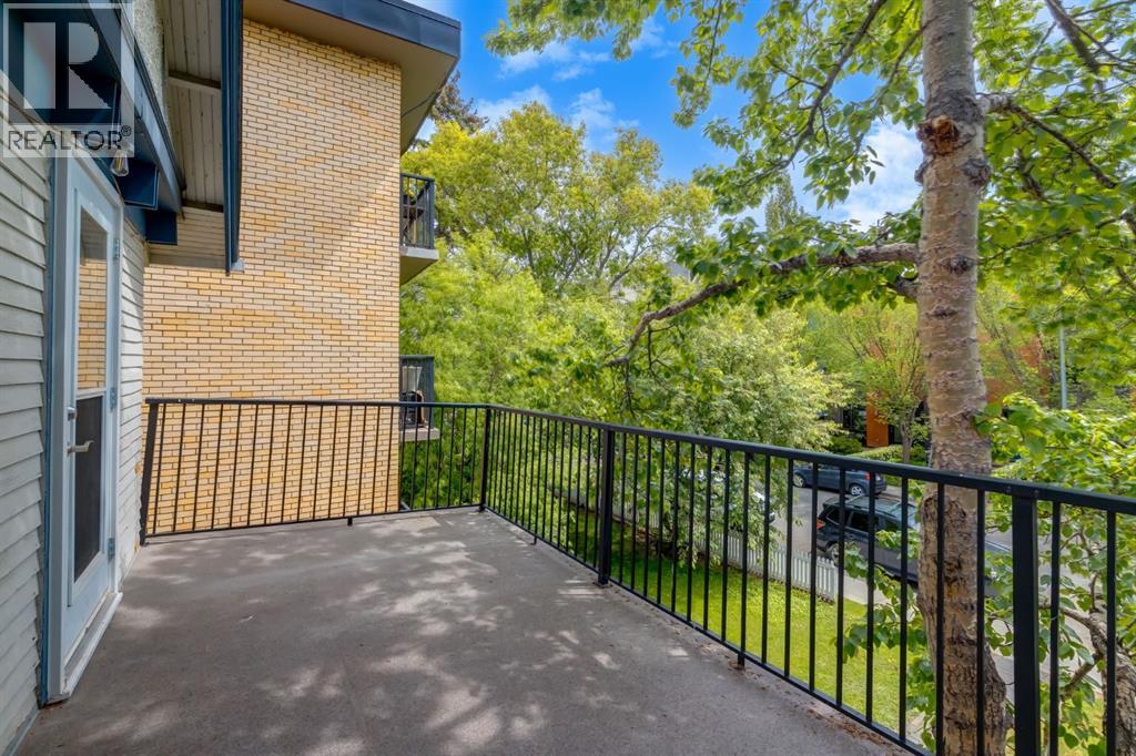 Single Family House for Sale in   Avenue SW Cliff Bungalow Calgary 