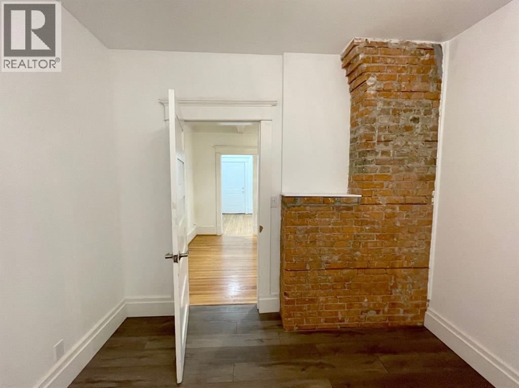 Single Family House for Sale in   Avenue SW Cliff Bungalow Calgary 