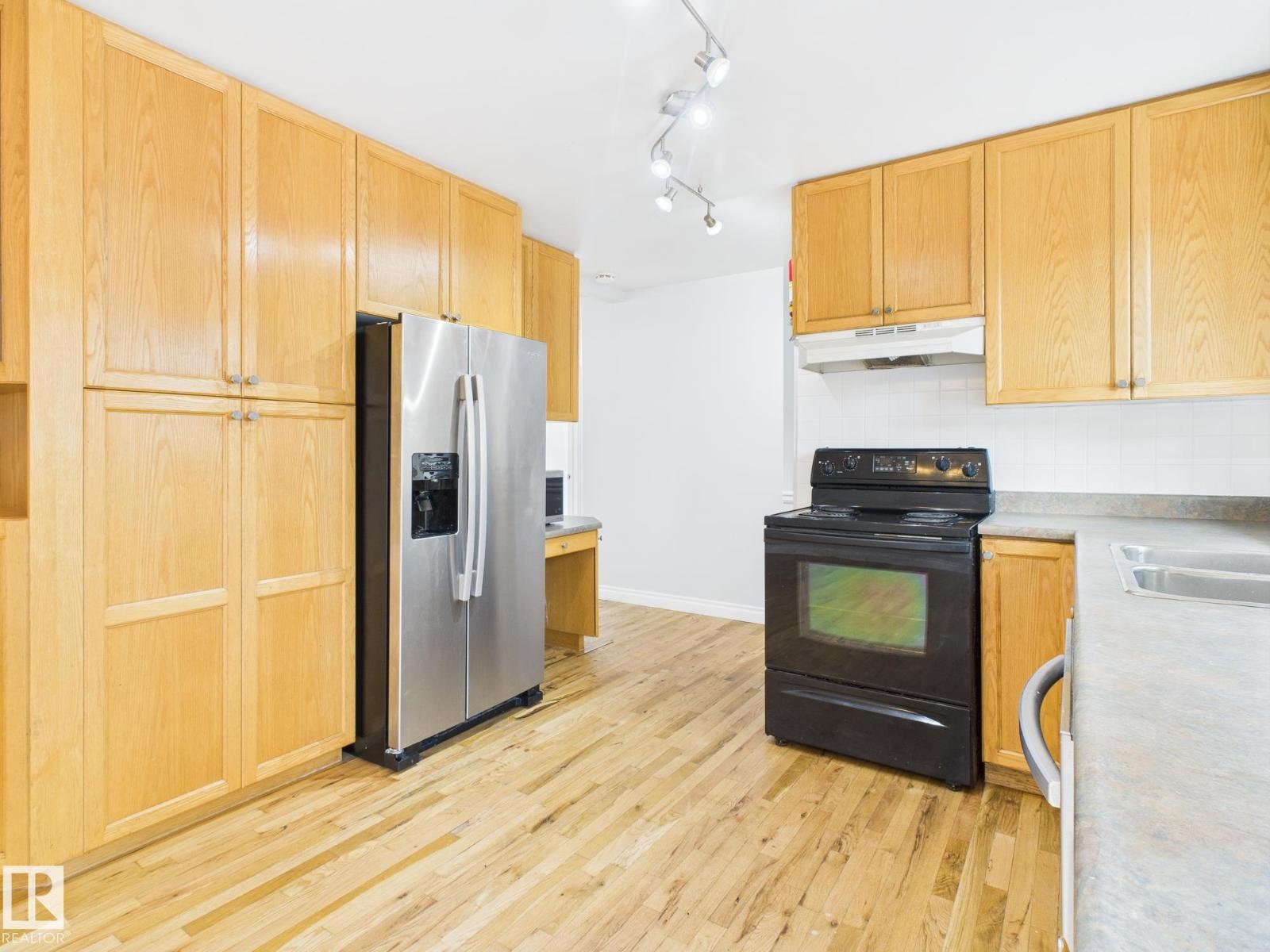 Photo 16 of 8525 92 Av, Fort Saskatchewan AB