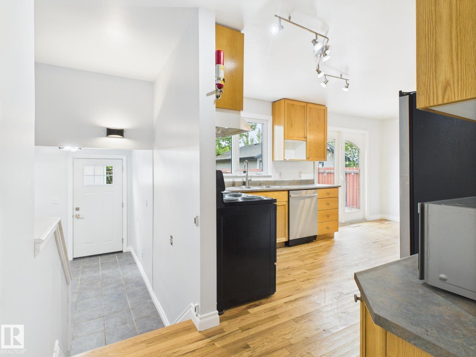 Photo 17 of 8525 92 Av, Fort Saskatchewan AB