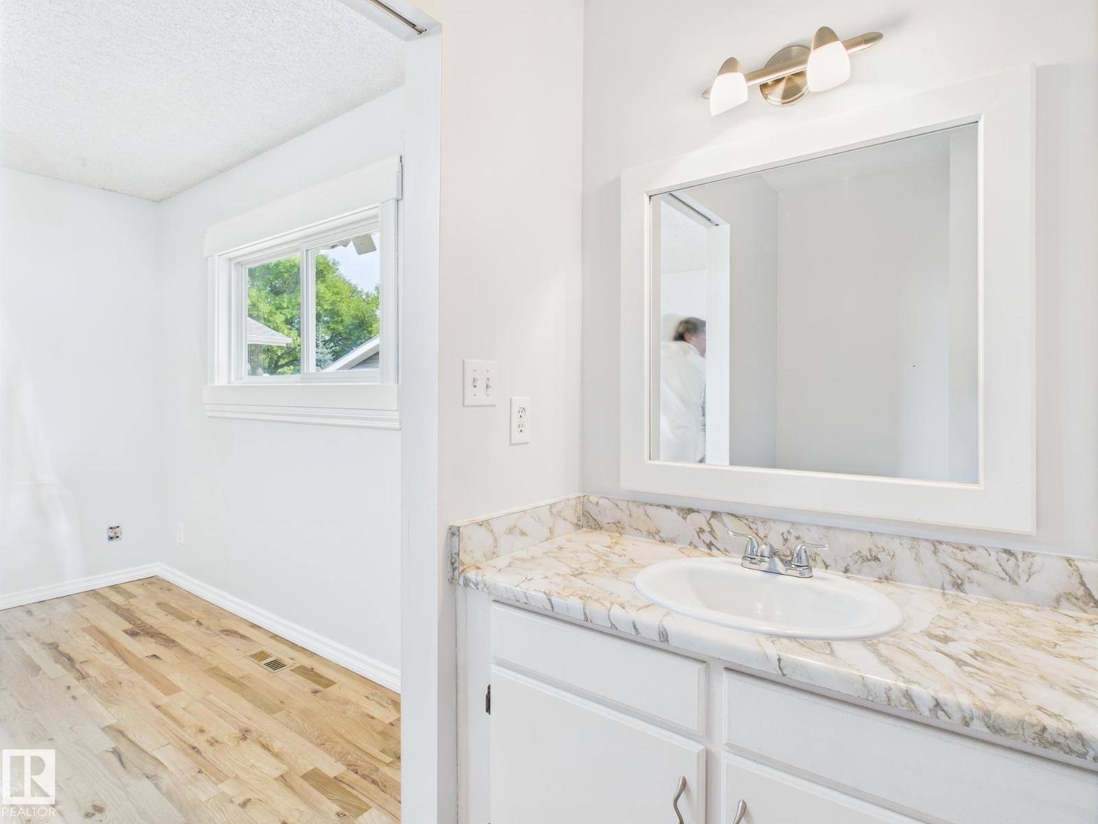 Photo 23 of 8525 92 Av, Fort Saskatchewan AB