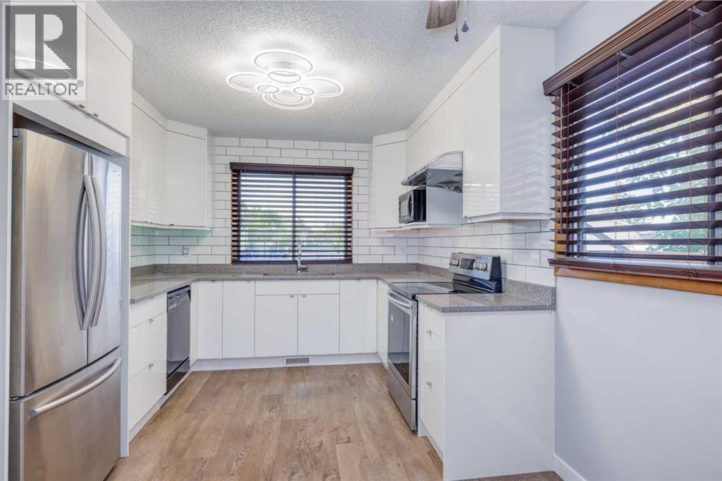 Photo 6 of 5811 Templehill Road Ne, Calgary AB