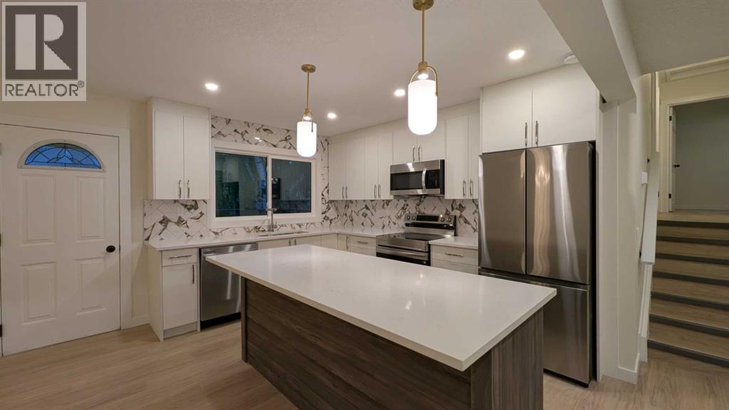 Photo 7 of 103 Haverhill Road Sw, Calgary AB