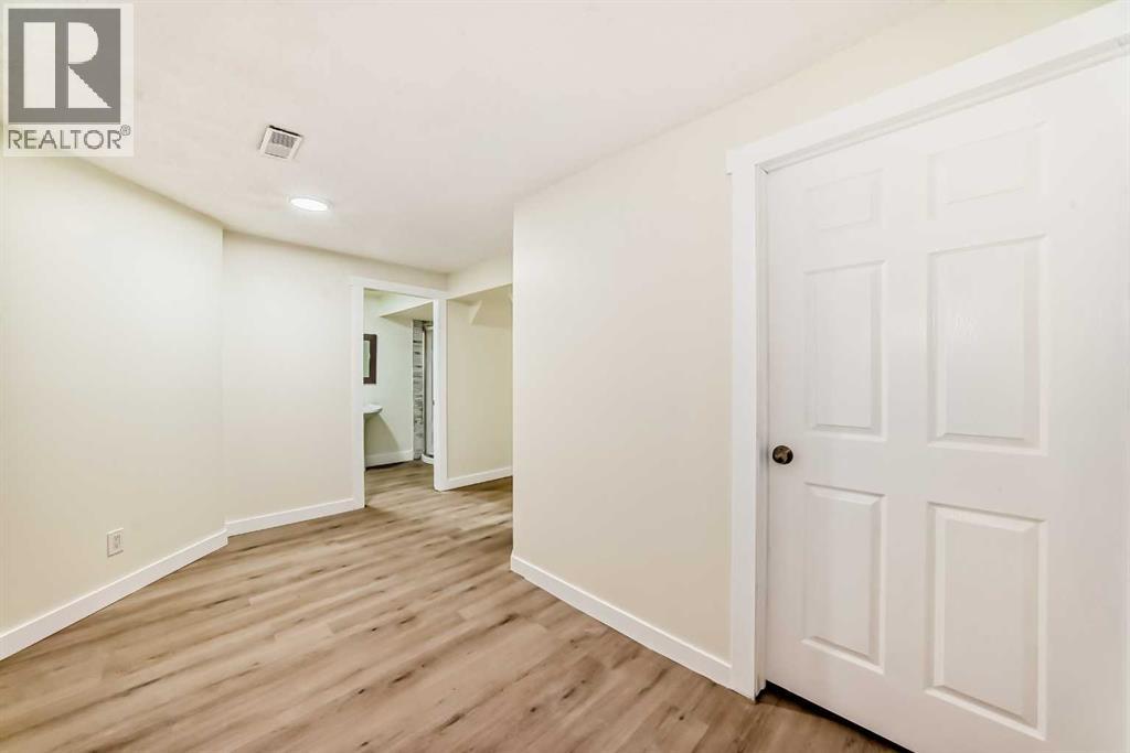 Single Family House for Sale in  Chaparral Ridge Circle SE Chaparral Calgary 