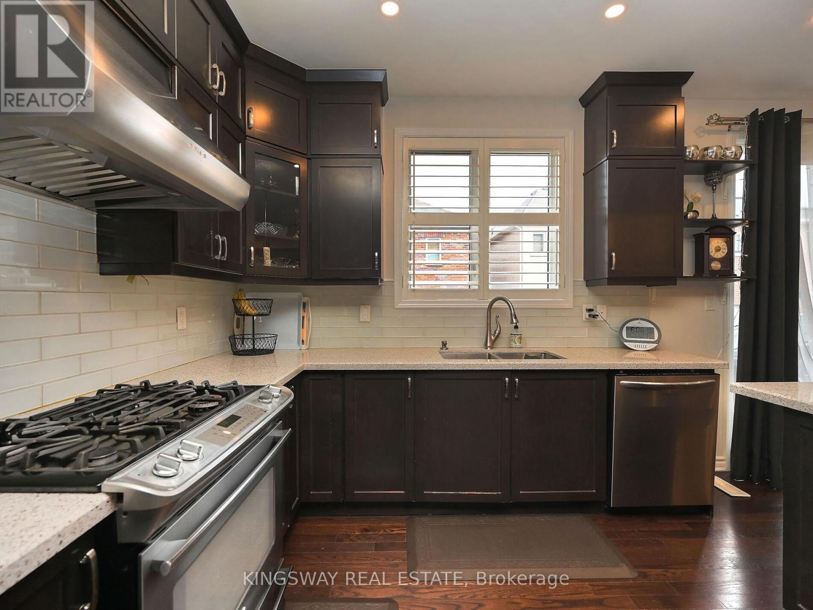 Photo 14 of 620 Langholm Street, Milton ON