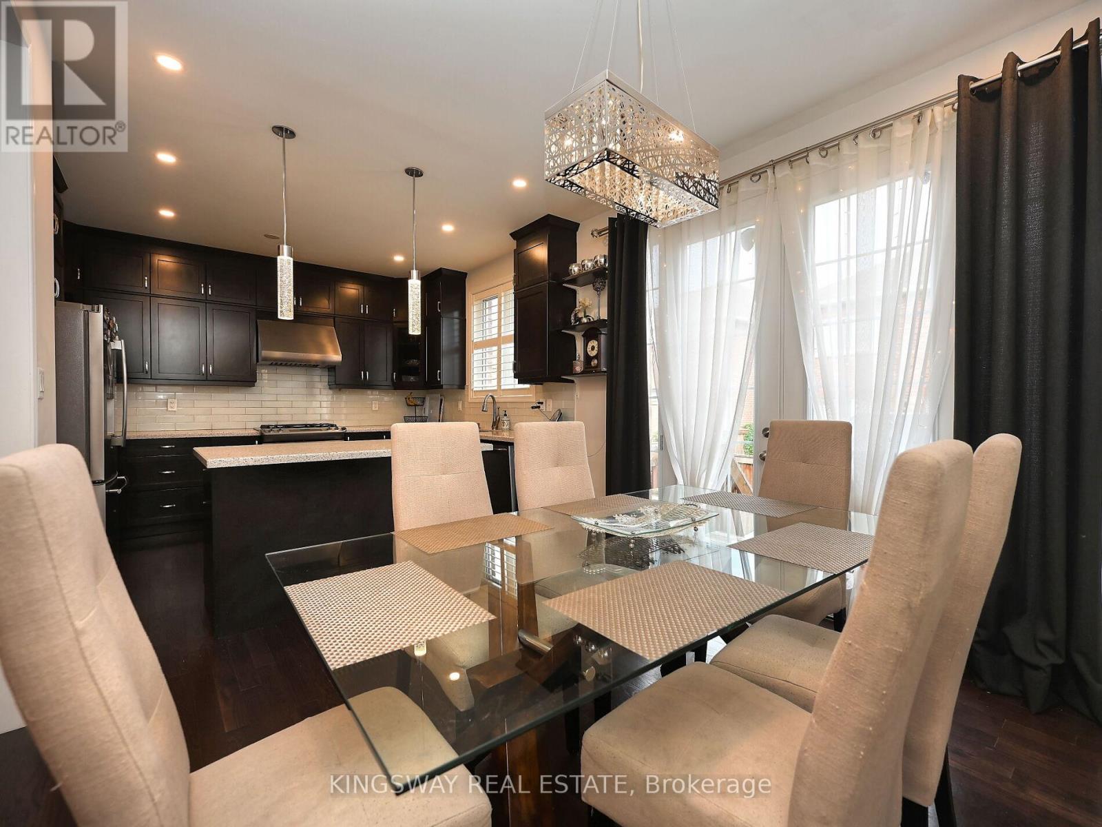 Photo 11 of 620 Langholm Street, Milton ON