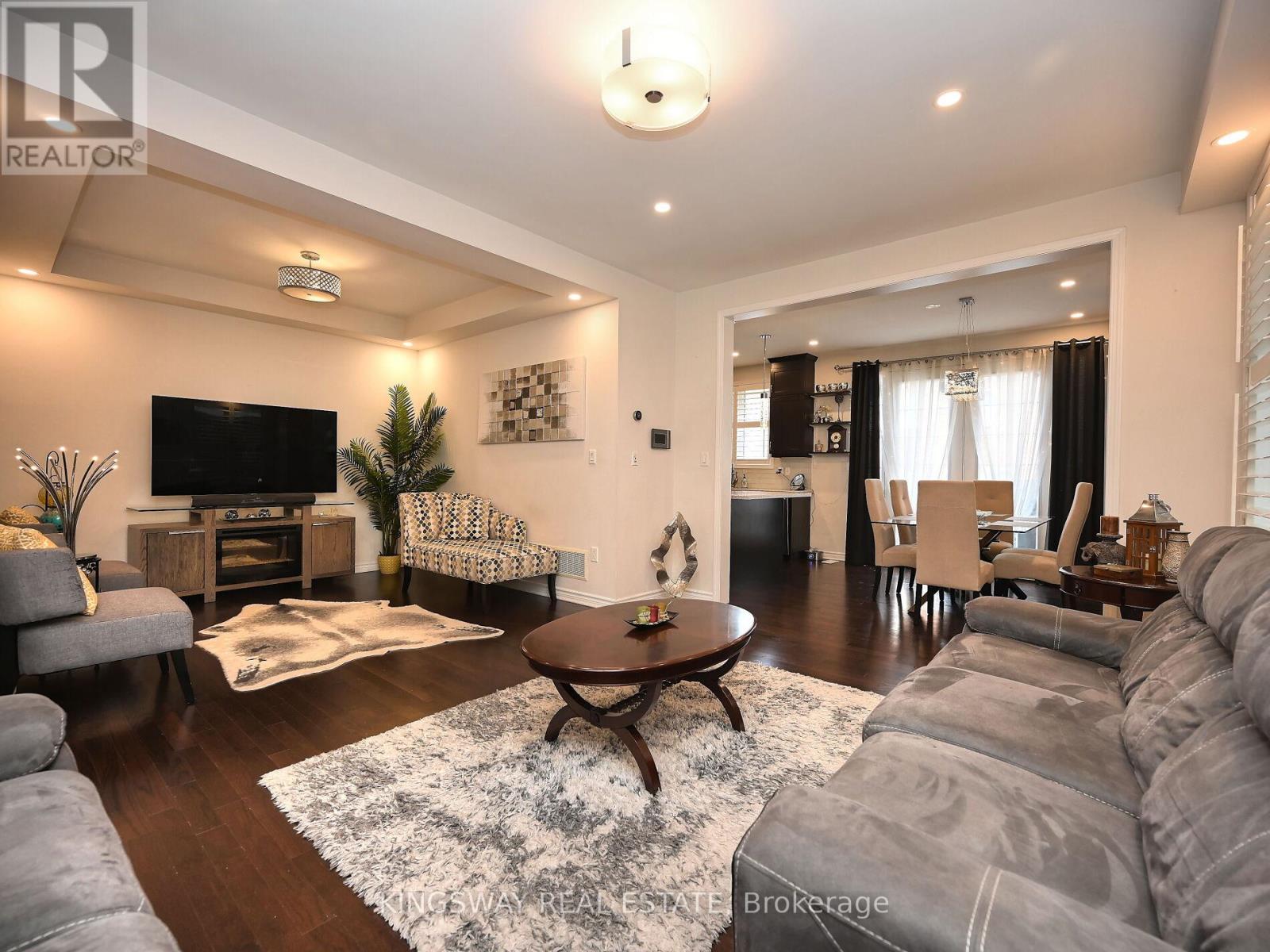 Photo 8 of 620 Langholm Street, Milton ON