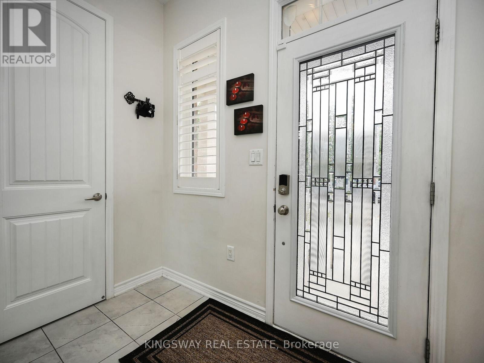 Photo 3 of 620 Langholm Street, Milton ON