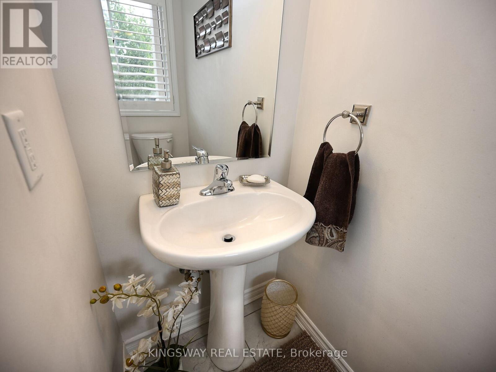 Photo 40 of 620 Langholm Street, Milton ON