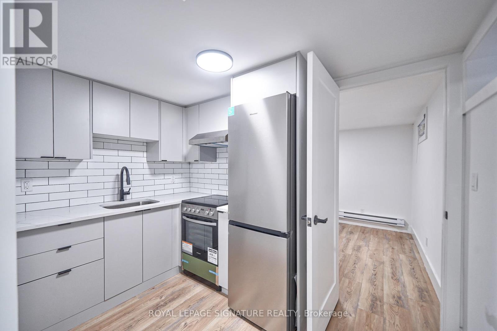 Photo 33 of 541 St Clarens Avenue, Toronto ON