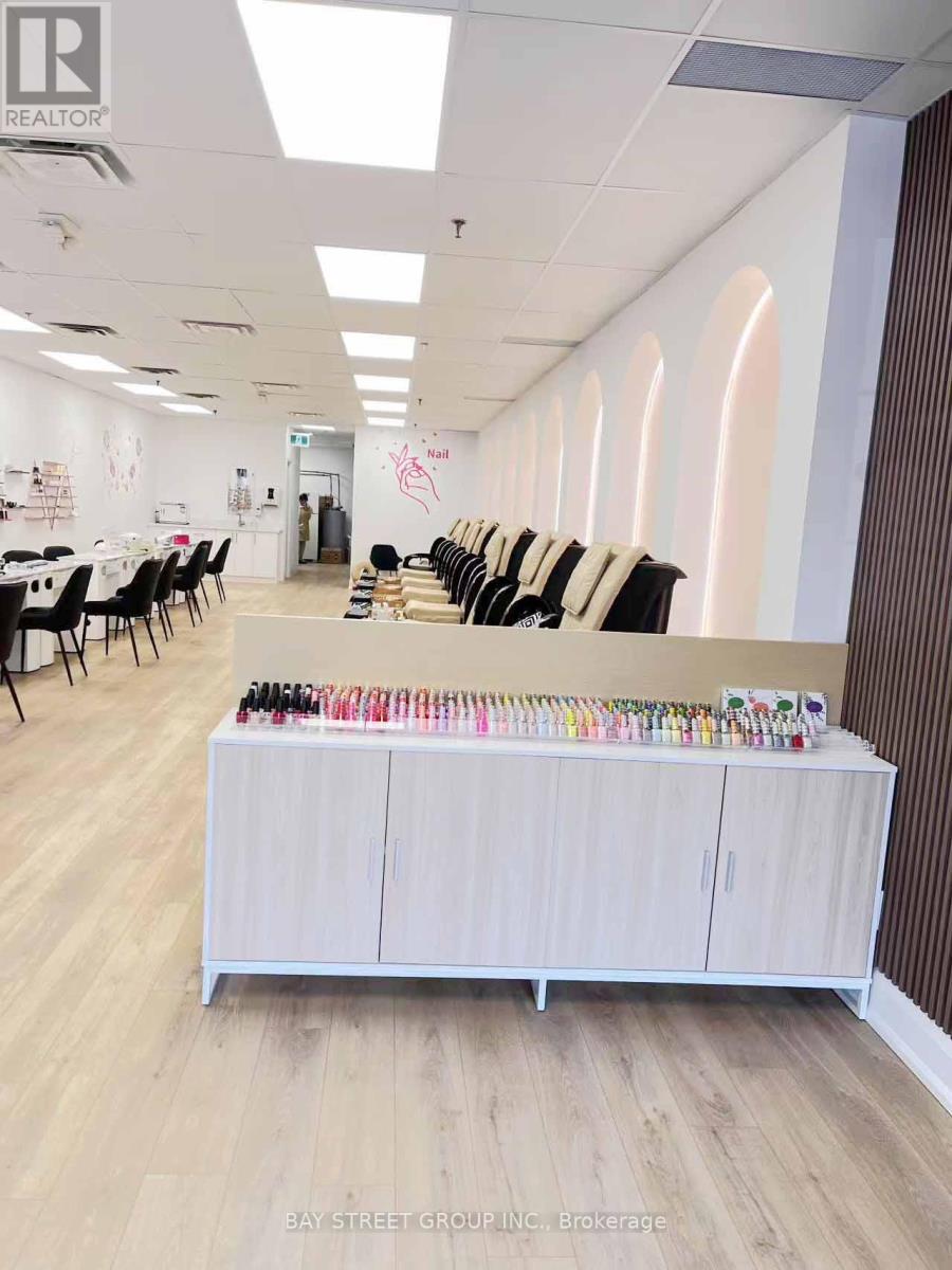 Photo 4 of 6 2354 Major Mackenzie Drive, Vaughan ON