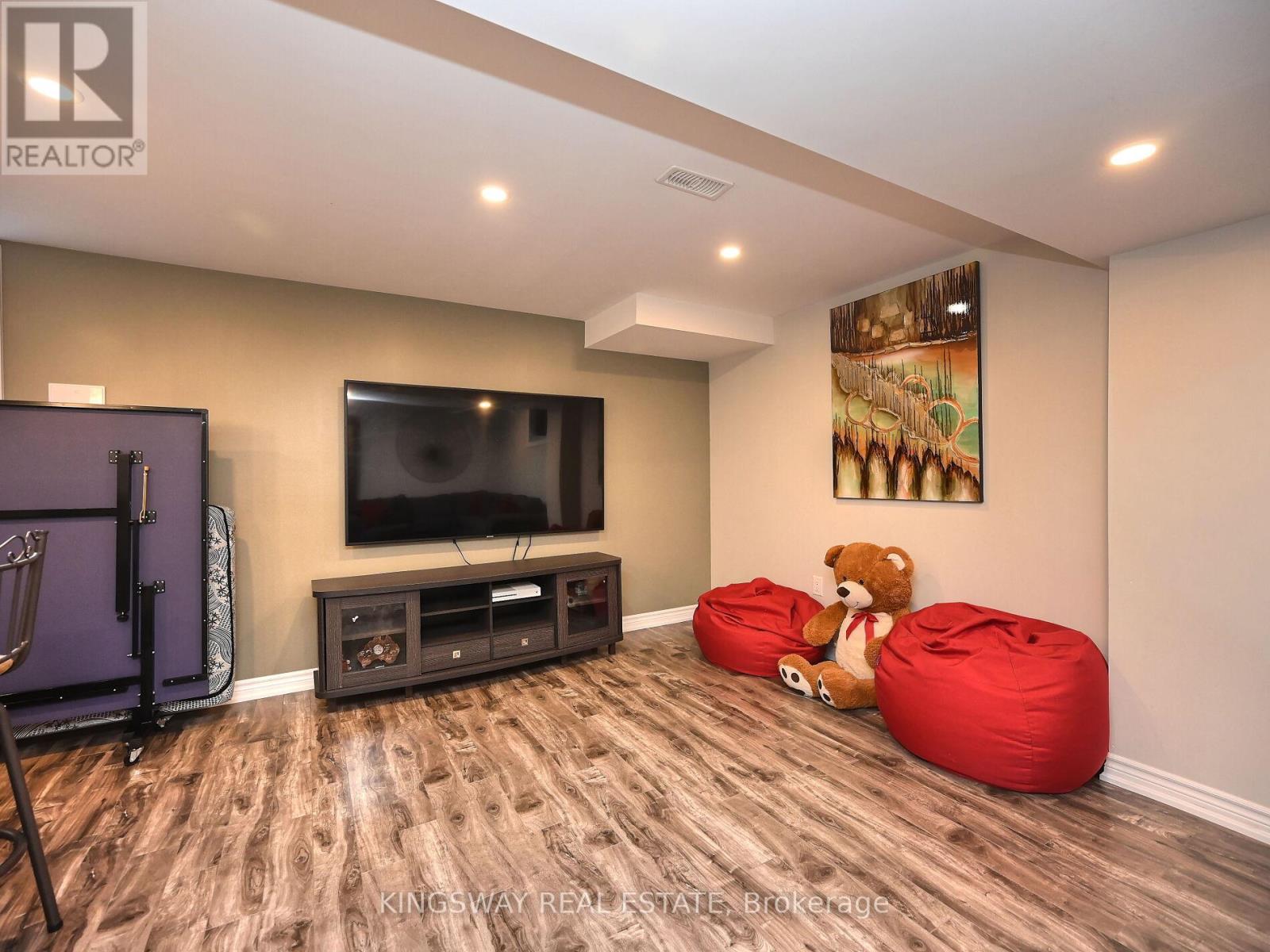 Photo 30 of 620 Langholm Street, Milton ON