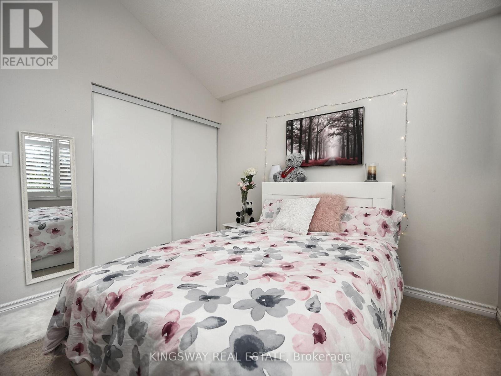 Photo 24 of 620 Langholm Street, Milton ON