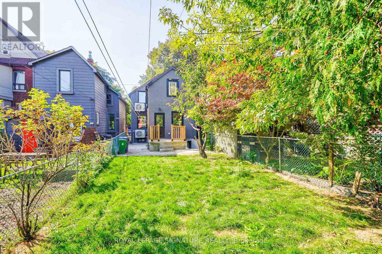 Photo 43 of 541 St Clarens Avenue, Toronto ON