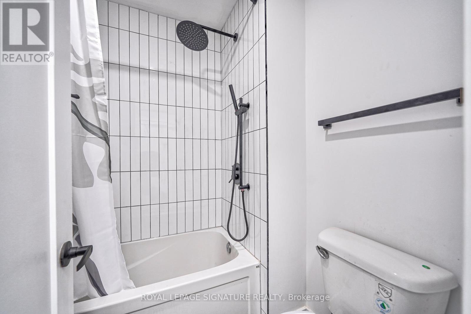 Photo 11 of 541 St Clarens Avenue, Toronto ON