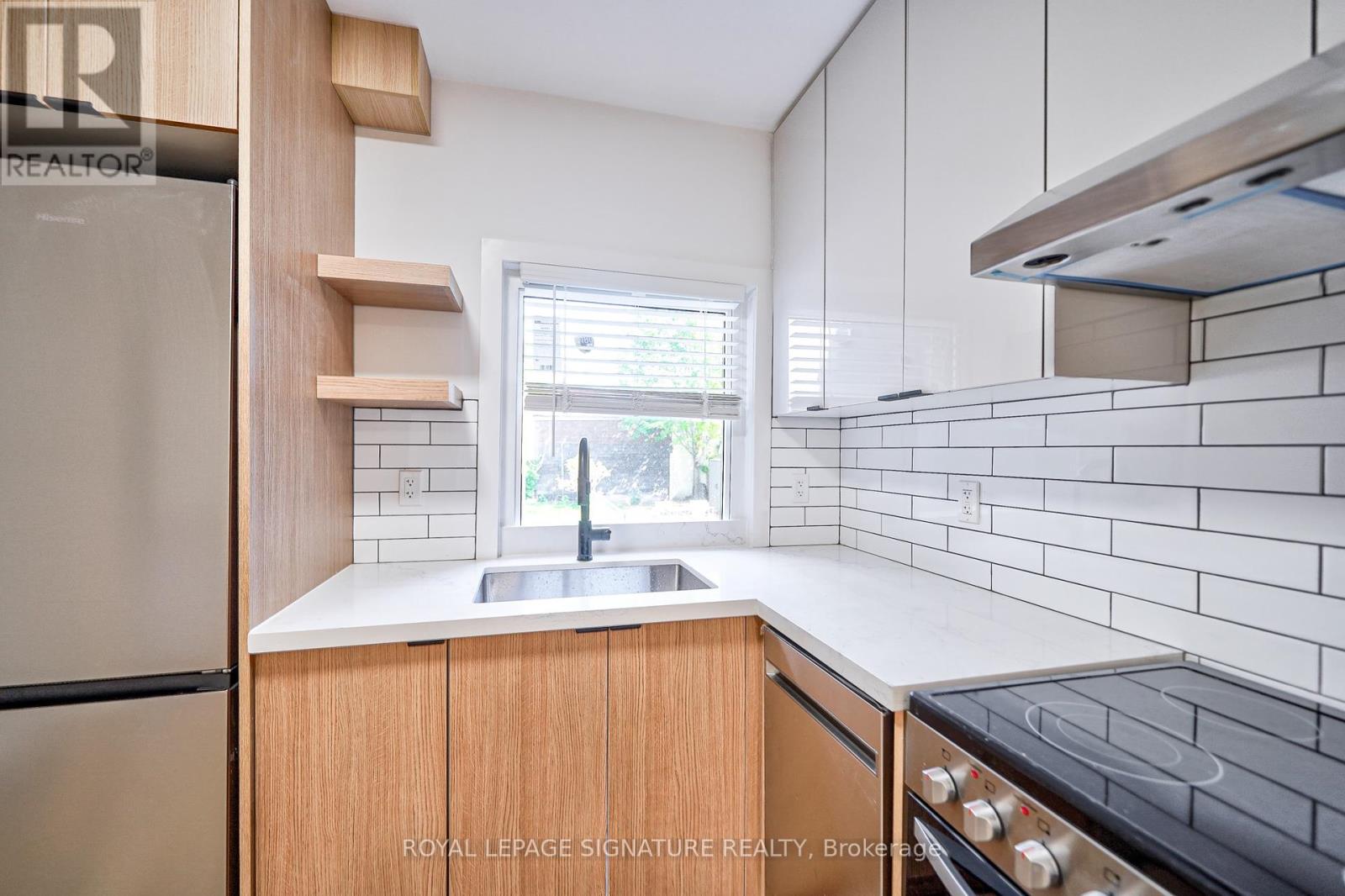 Photo 8 of 541 St Clarens Avenue, Toronto ON