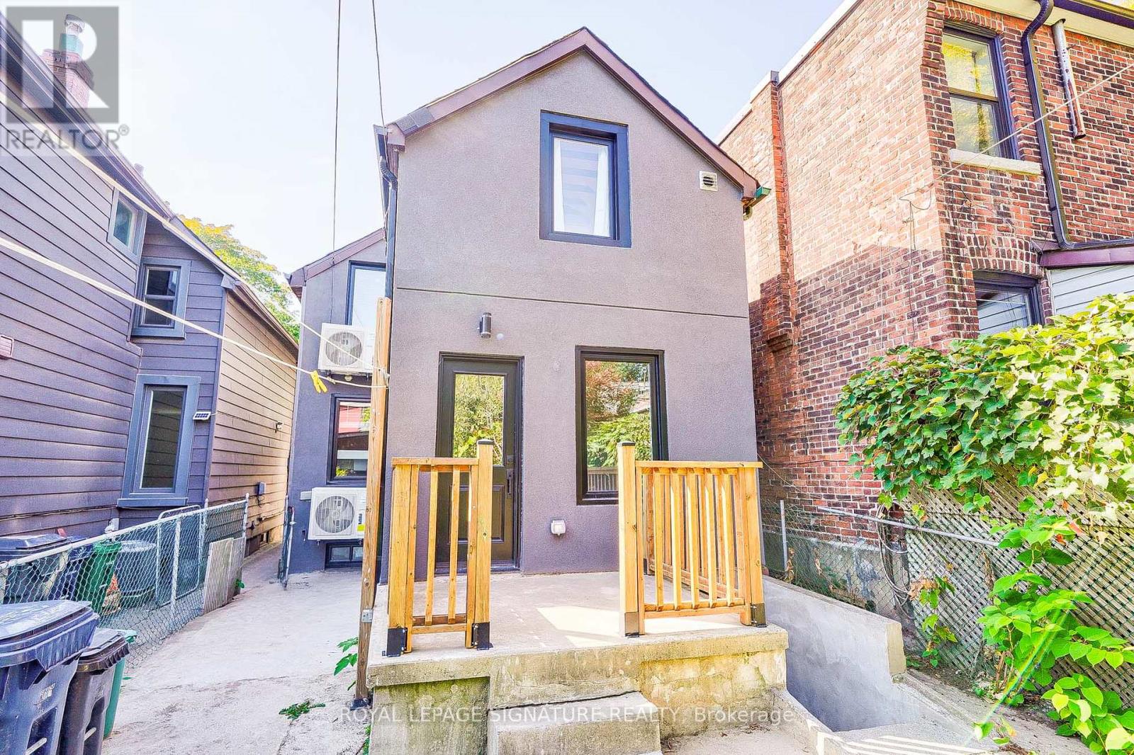 Photo 44 of 541 St Clarens Avenue, Toronto ON
