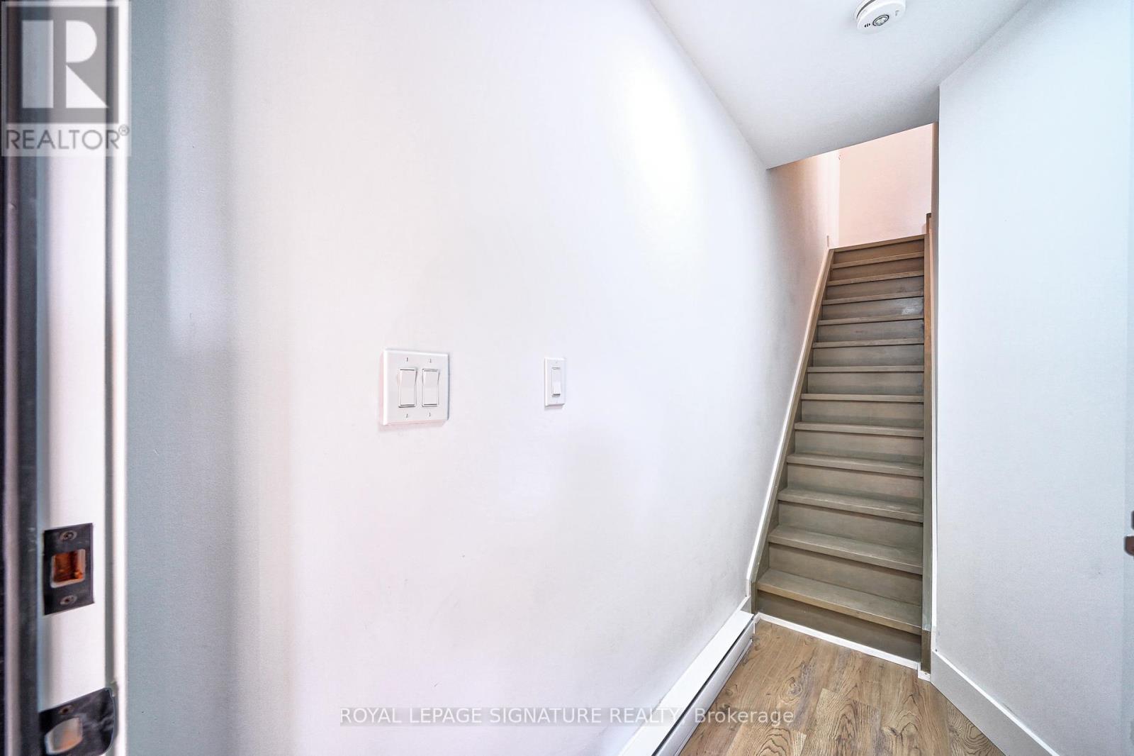 Photo 15 of 541 St Clarens Avenue, Toronto ON
