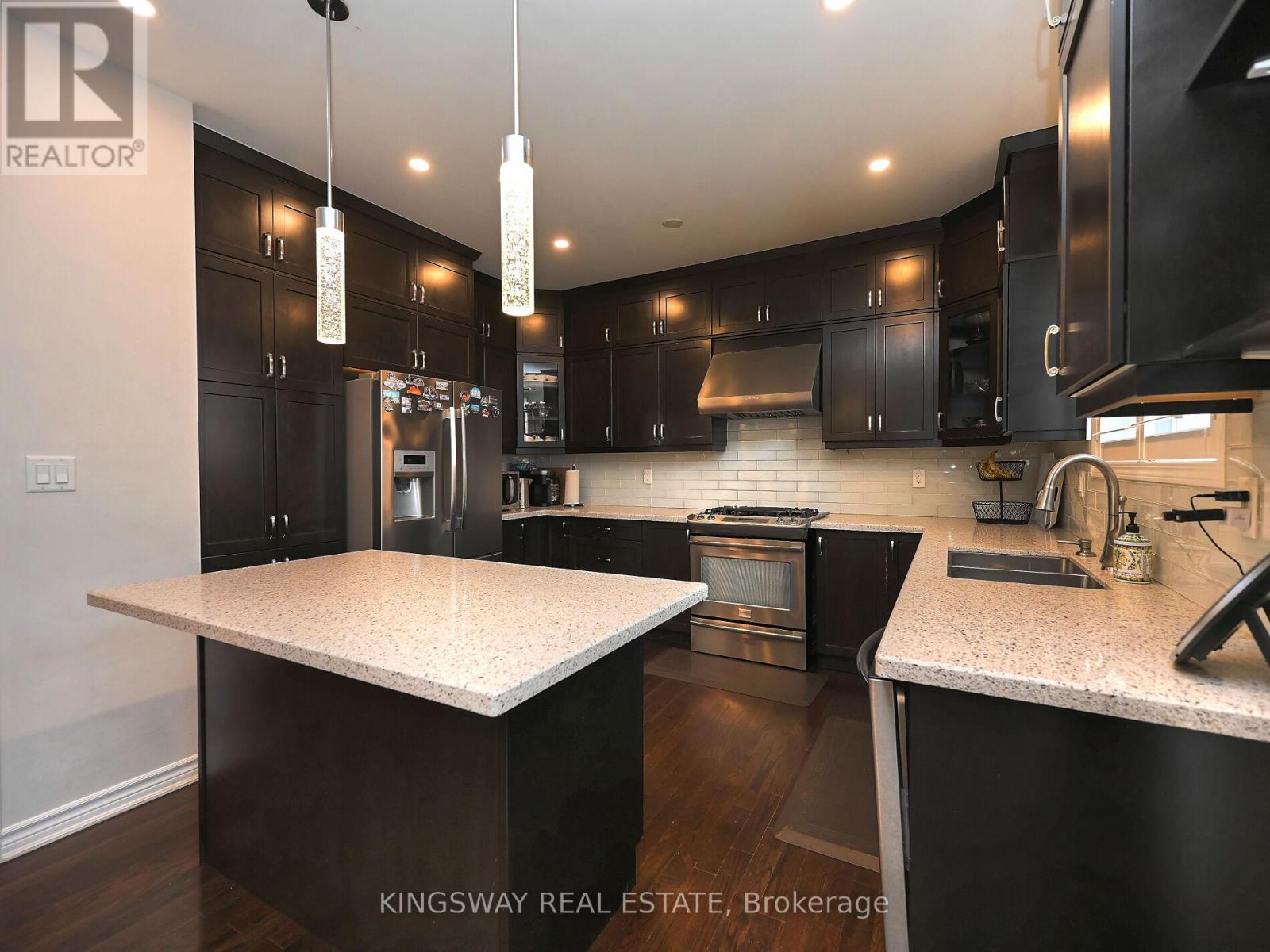 Photo 13 of 620 Langholm Street, Milton ON