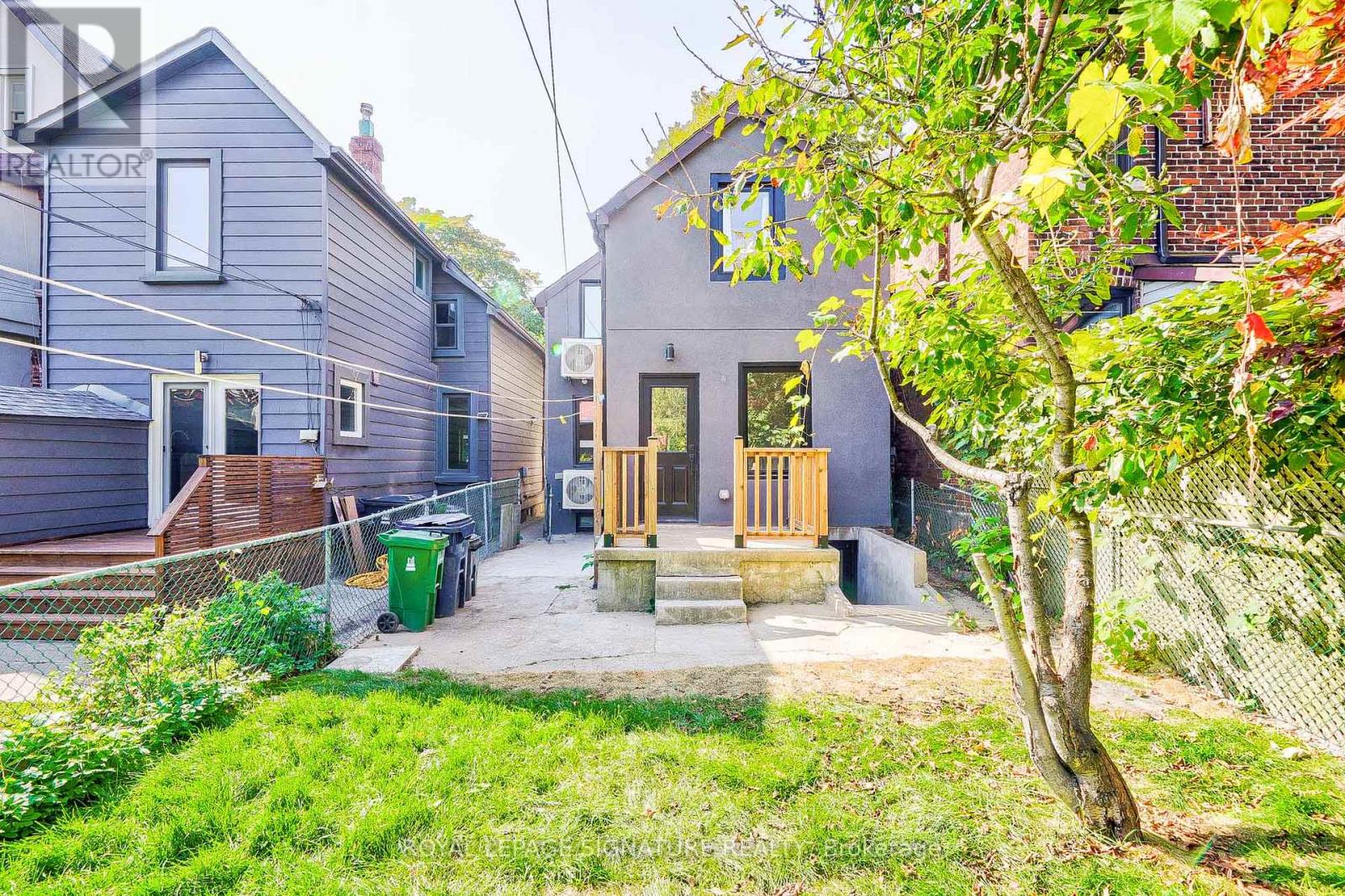 Photo 41 of 541 St Clarens Avenue, Toronto ON