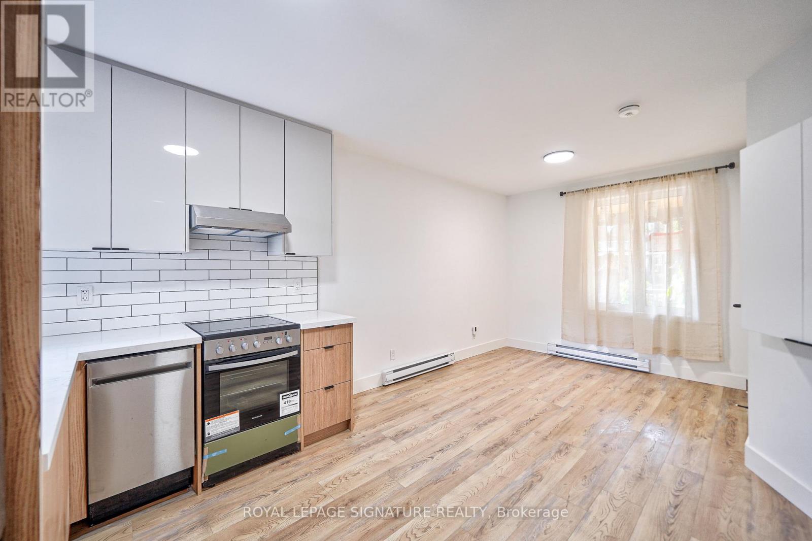 Photo 5 of 541 St Clarens Avenue, Toronto ON