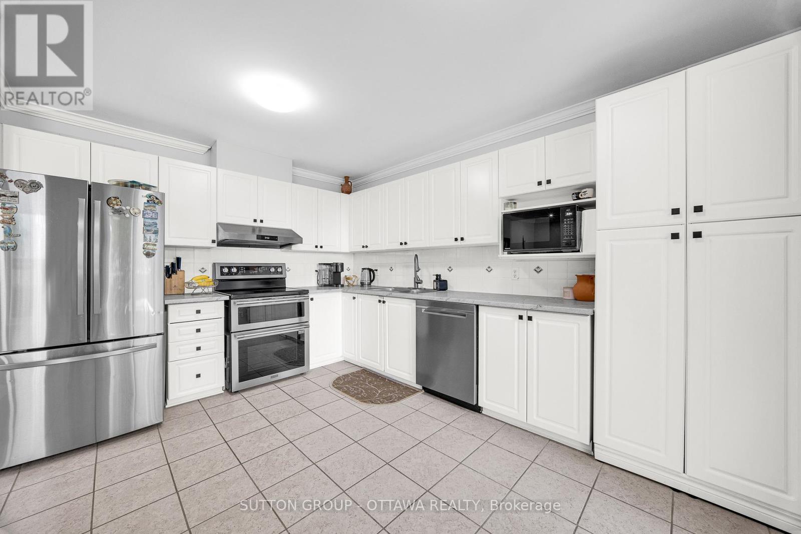Photo 18 of 11 Baypointe Crescent, Ottawa ON
