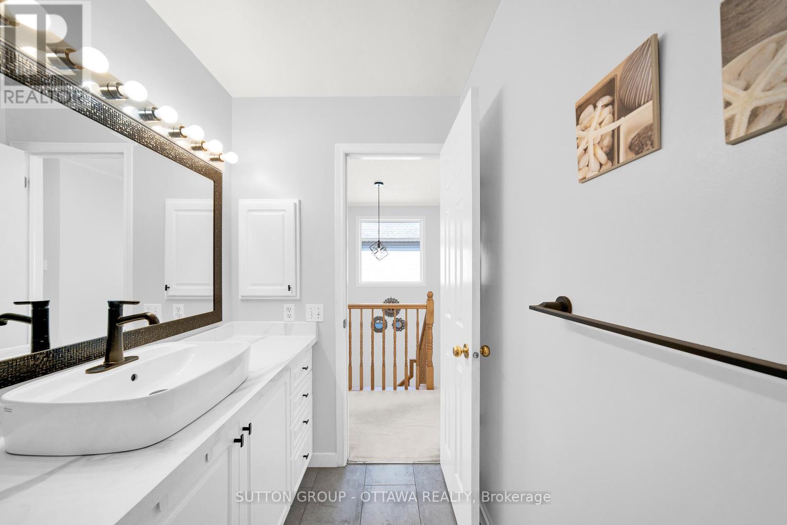 Photo 31 of 11 Baypointe Crescent, Ottawa ON