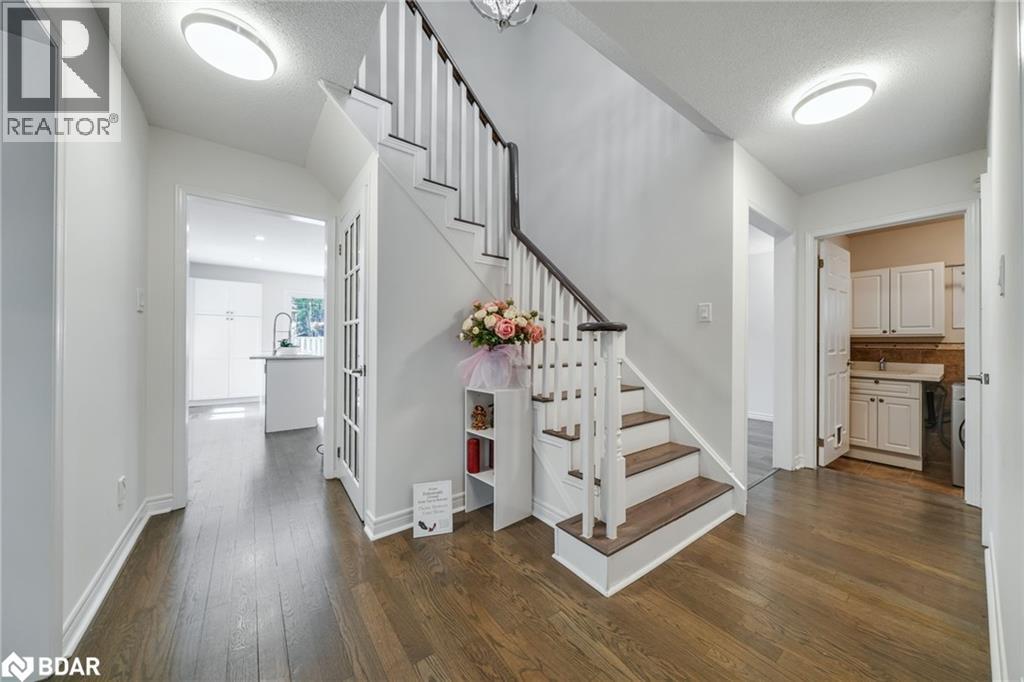 Photo 18 of 6 Milne Court, Barrie ON