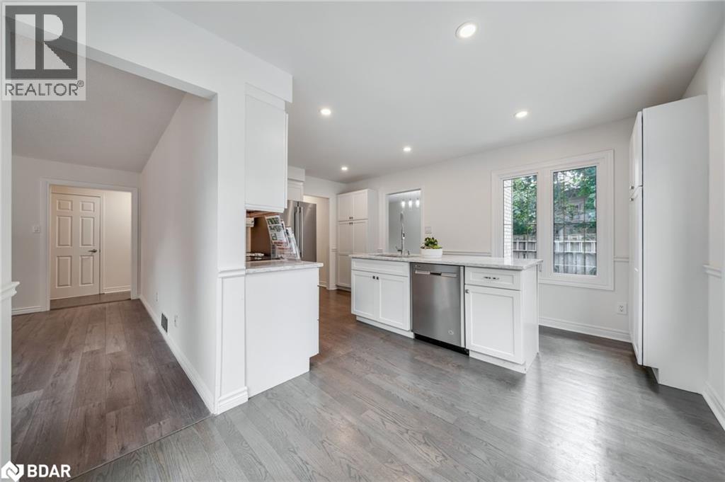 Photo 38 of 6 Milne Court, Barrie ON