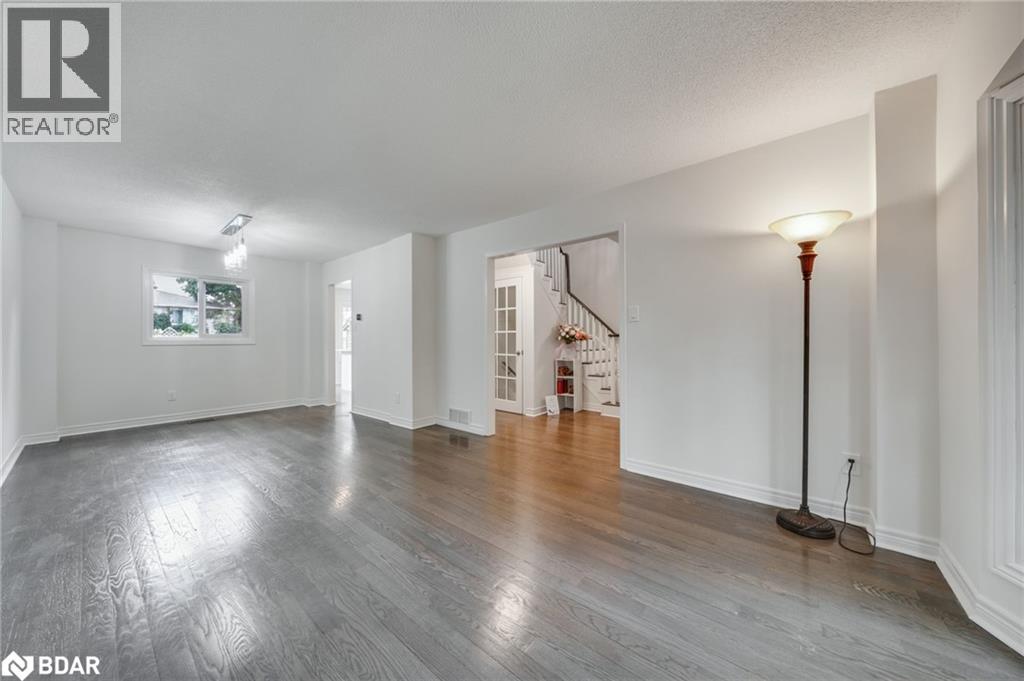 Photo 34 of 6 Milne Court, Barrie ON