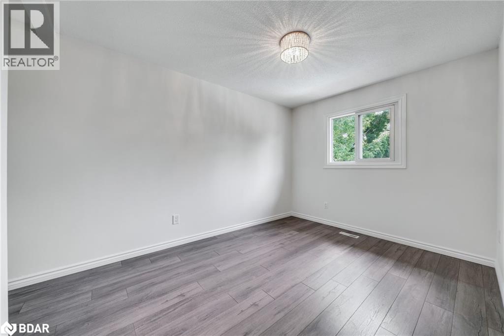 Photo 16 of 6 Milne Court, Barrie ON