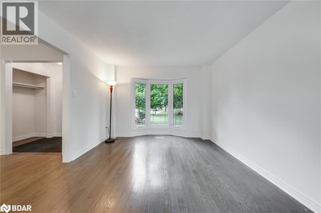Photo 41 of 6 Milne Court, Barrie ON