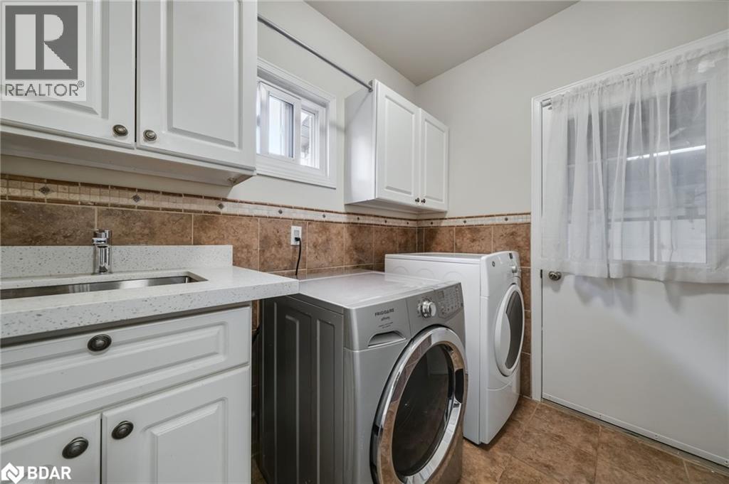 Photo 49 of 6 Milne Court, Barrie ON