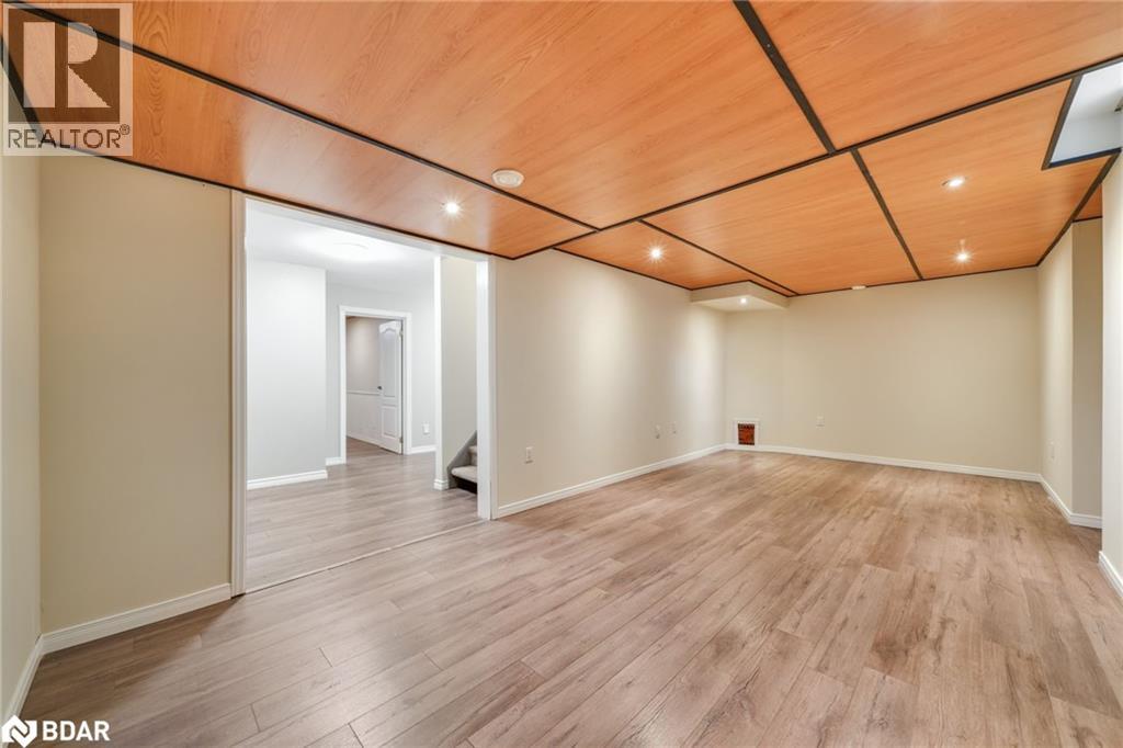 Photo 27 of 6 Milne Court, Barrie ON
