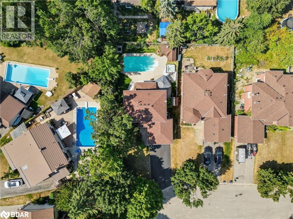 Photo 9 of 6 Milne Court, Barrie ON