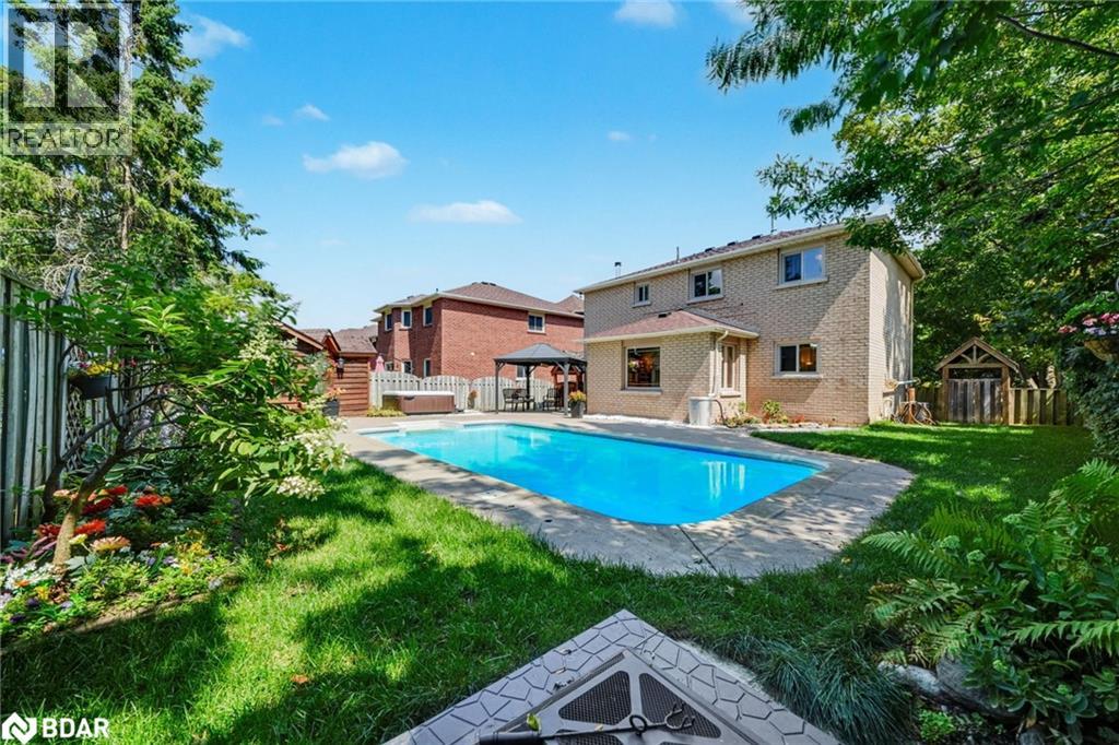 Photo 6 of 6 Milne Court, Barrie ON