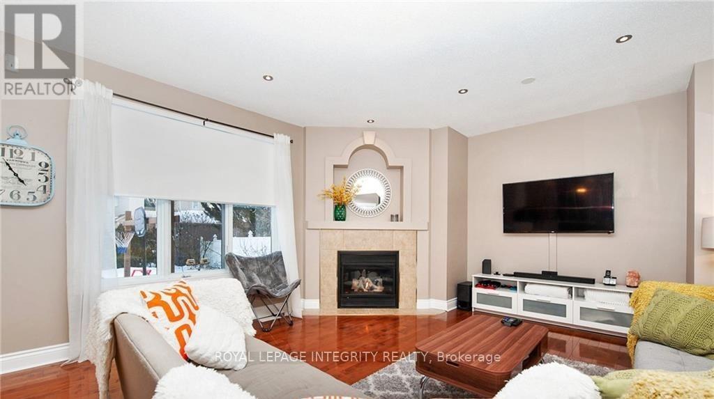 Photo 10 of 5 Bracewood Way, Ottawa ON