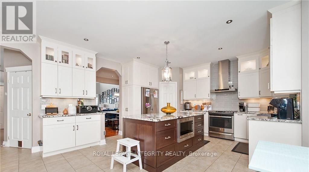Photo 7 of 5 Bracewood Way, Ottawa ON