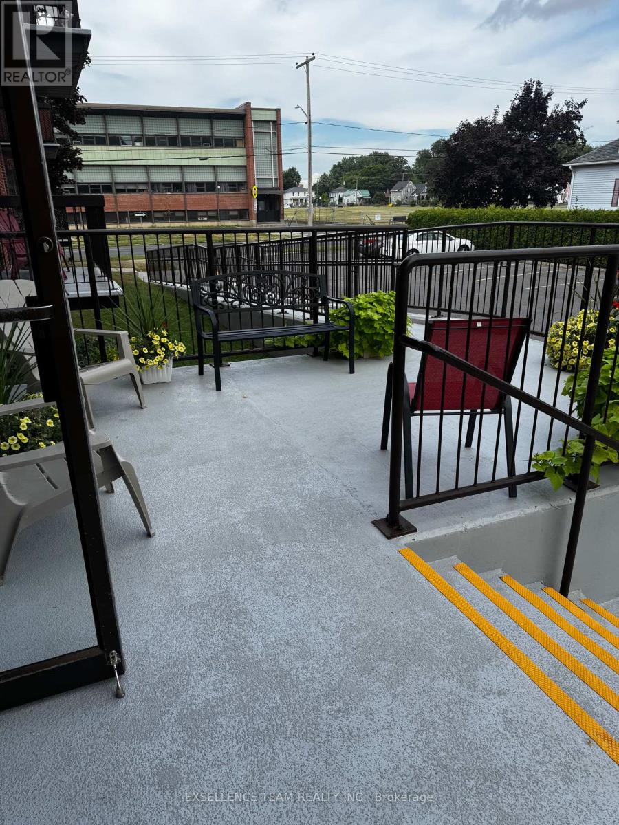 Photo 3 of 305 118 Fourth Street E, Cornwall ON