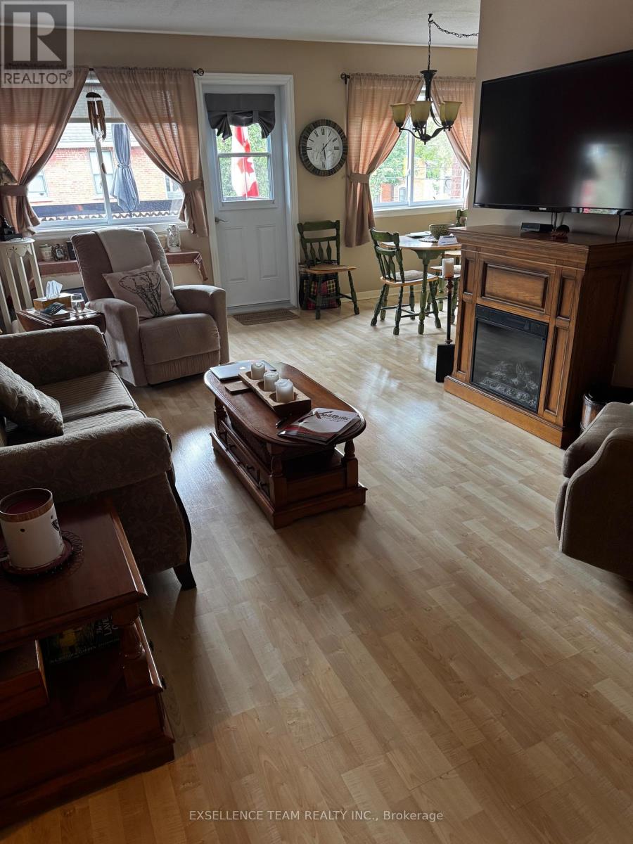 Photo 6 of 305 118 Fourth Street E, Cornwall ON