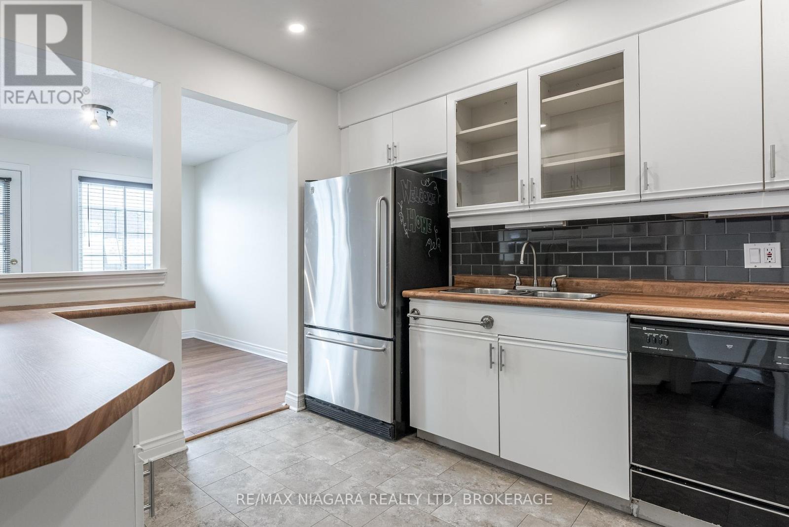 Photo 13 of 204 6381 Dunn Street, Niagara Falls ON