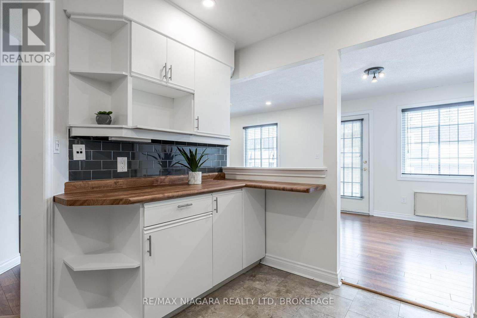 Photo 15 of 204 6381 Dunn Street, Niagara Falls ON