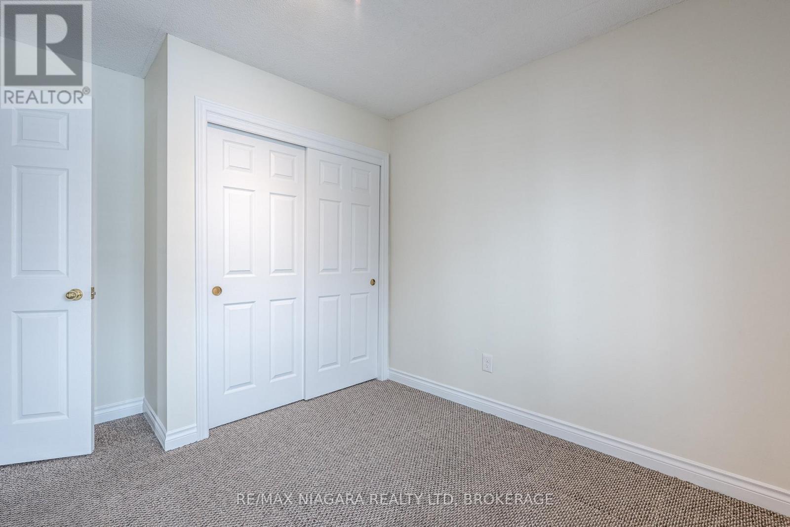Photo 19 of 204 6381 Dunn Street, Niagara Falls ON