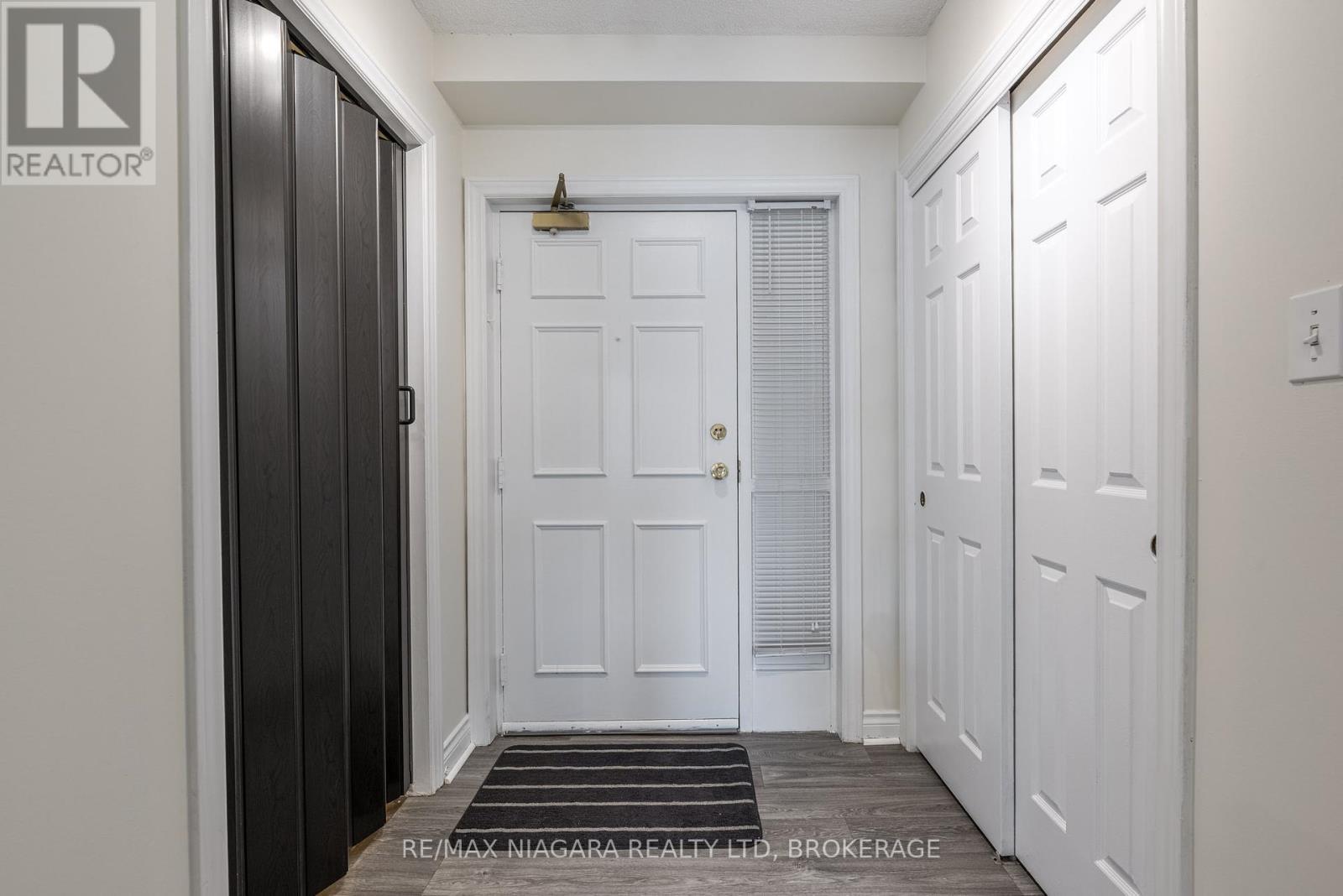 Photo 2 of 204 6381 Dunn Street, Niagara Falls ON