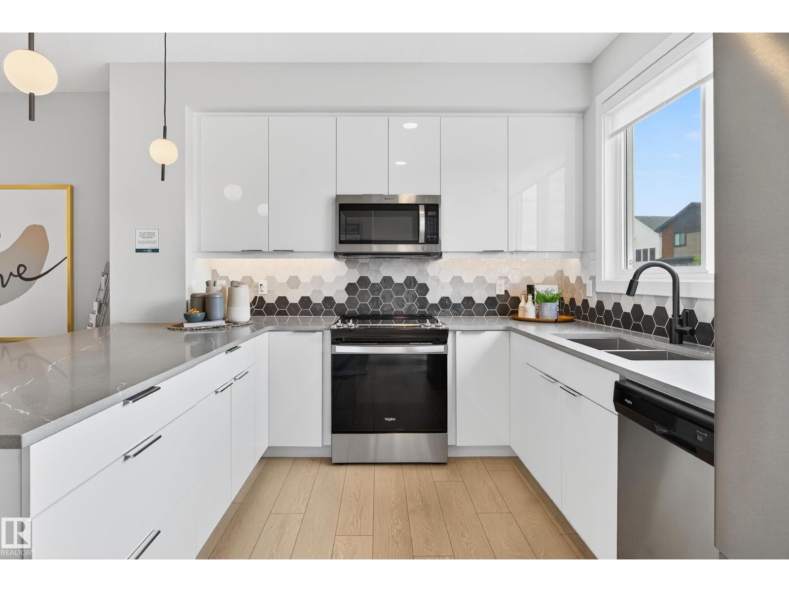 Photo 11 of 17208 2 St Nw, Edmonton AB