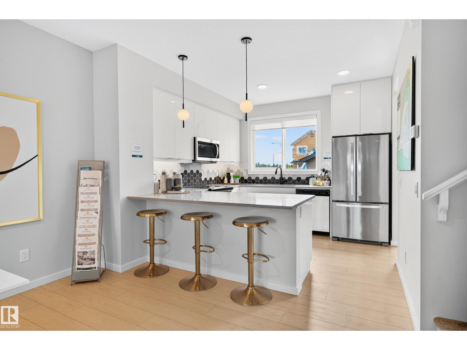 Photo 4 of 17208 2 St Nw, Edmonton AB