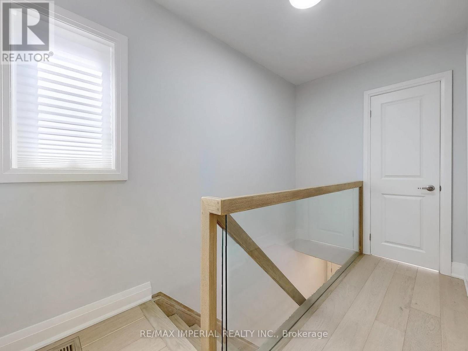 Photo 17 of 9 Lesmount Avenue, Toronto ON